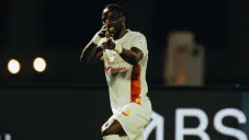 ¡Imparable! Julián Quiñones brilla con doblete en Arabia Saudita