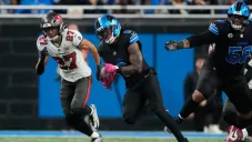 Jahmyr Gibbs y una defensiva inquebrantable guían victoria de Lions