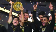 antiago Giménez compartió el gesto que le sorprendió de Gilberto Mora