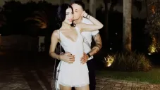 Los cantantes llevan una relación de ocho meses y se ven felices.