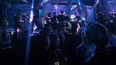 Se tendría que hacer un registro oficial de los autos que ofrecen los servicios.