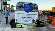 El golpe que recibió la unidad hizo que las personas se golpearan en el cuerpo.