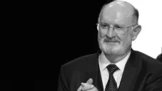 El futbol se despide de Lapuente