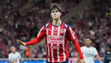'Hormiga' González se convierte en el 7mo jugador de Chivas en marcar un ‘Hat-trick’ en Clásico Tapatío