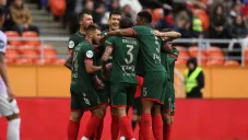 César Montes anotó gol y rescató el empate para Lokomotiv