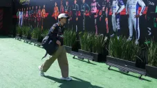 Fallas en el auto frustra homenaje a Honda de Yuki Tsunoda