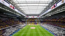Así fue el enorme mosaico en el Santiago Bernabéu