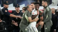 Vinícius Júnior encara a Lamine Yamal al final del Clásico: &quot;sólo das pases atrás&quot;