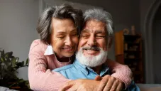 Los adultos mayores deben de tramitar el apoyo extra para que les sea asignado.