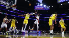 Mark Walter finaliza la compra de la mayoría de acciones de los Lakers