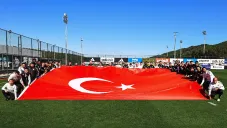 Continúan escándalos por apestas: Federación Turca de Futbol suspende a jugadores y árbitros