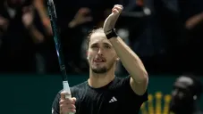 Zverev salva dos match points y enfrentará a Sinner en Semifinal del Masters de París