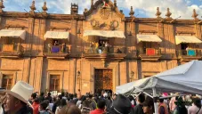 Manifestantes irrumpen en Palacio de Gobierno tras marcha por Carlos Manzo
