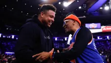 Ronaldo Nazario y Spike Lee se reúnen en juego de los New York Knicks