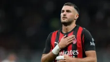 AC Milan pone ultimátum a Santiago Giménez para permanecer en el club