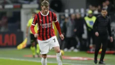 ¿Qué partidos se perderá Santiago Giménez tras anunciar que parará de jugar por lesión?