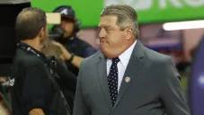 Afición de Costa Rica canta &quot;fuera Piojo&quot; ante inminente eliminación