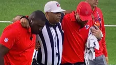 ¡Al carrito de las desgracias! Referee sale lesionado de partido de NFL