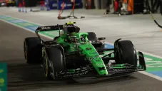 Bortoleto, sancionado con cinco puestos en Qatar tras causar un choque con Stroll Las Vegas