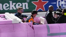 ¿Y en dónde están las rubias? Terry Crews recrea icónica escena en el GP de Las Vegas