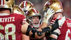 49ers se sobreponen a tres intercepciones de Brock Purdy y vencen a los Panthers