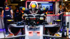 Checo Pérez señaló que el auto de Ferrari fue más fácil de conducir que el de Red Bull