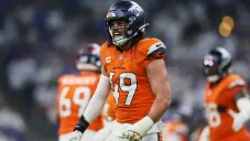 Jugador de Broncos vuelve a la acción 20 días después de ser detectado con cáncer