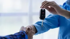 Ojo con los fraudes en autos seminuevos: consejos de PROFECO para comprar seguro
