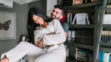 Los romances ocurren más en personas arriba de los 35 años.