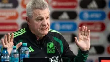 Javier Aguirre en conferencia