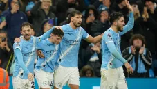 Manchester City golea al Sunderland y se acerca al Arsenal en el liderato