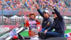 Checo Pérez y Max Verstappen