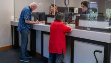 ¿Qué bancos abren y cuáles cierran el 12 de diciembre por el Día de la Virgen de Guadalupe?