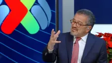 Carlos Hermosillo arremete contra compañero