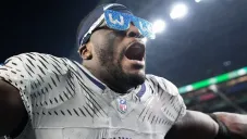 Linebacker de Seattle Seahawks es suspendido un día sin goce de sueldo por pisar a rival