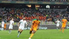 Argelia tapa la foto del rey de Marruecos en su hotel de concentración; la acción generó molestia