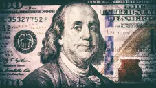 Dólar hoy 23 de diciembre de 2025: el peso vuelve a ganar terreno en México