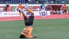 El jugador de Zambia se lastimó el cuello durante su celebración