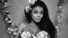 La joven artista era una estrella del teatro musical.