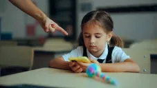 ¿Adiós a los celulares en la escuela? Senado analiza prohibición en primarias y secundarias