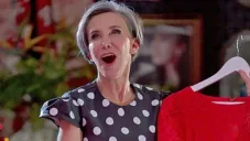 La también productora dijo que le han picado toda la cara para lucir más joven.