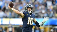 Los Angeles Chargers descansarán a Justin Herbert en la última semana; Trey Lance será titular