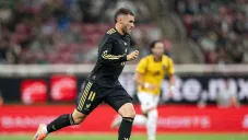 Vasco Aguirre llevará a Santiago Giménez al Mundial