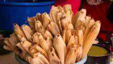 ¿Por qué quien saca el niño en la rosca debe llevar tamales el 2 de febrero?