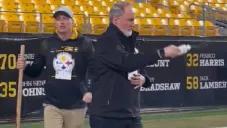 Sacerdote en estadio de Pittsburgh