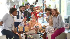 ¿Tu cumpleaños será día libre? Morena impulsa reforma laboral con descanso pagado