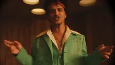 Bruno Mars regresa tras 10 años como solista y anuncia gira este 2026