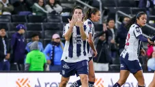 Lucía García conduce goleada de Rayadas
