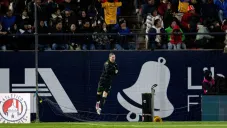 Flores anotó dos golazos para la victoria felina