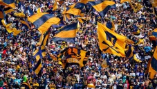 Festejo de La Rebel termina en enfrentamiento con la policía